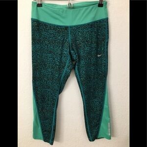 Nike dri-fit capris green animal print leggings size medium